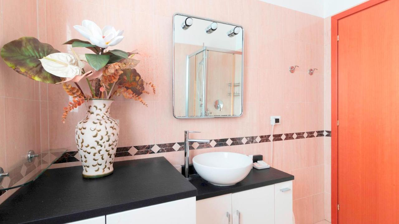 Italianway - Tolstoi 1 Apartment Милано Екстериор снимка